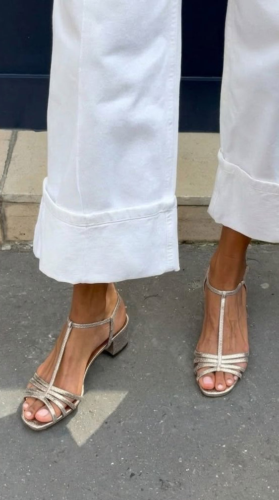 Tacones Dorados de Tacón Medio — Elegancia Diaria